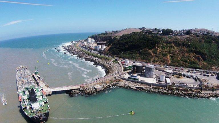 Vista del terminal QC en la costa de San Antonio